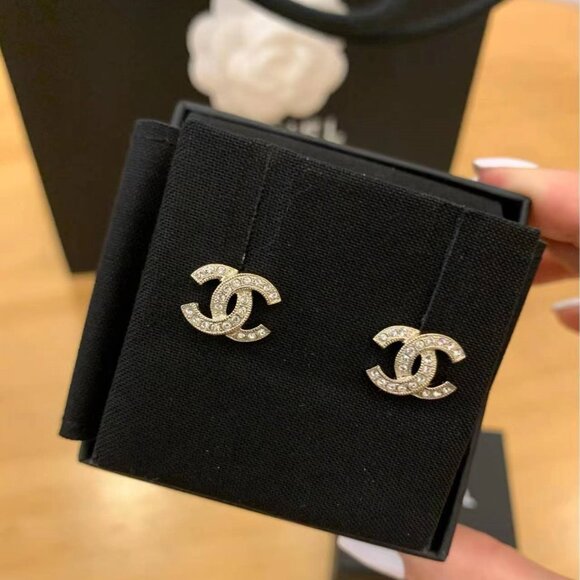Chanel gold stud earrings - Picture 1 of 5